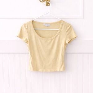 Scoop Neck Crop Top in Pale Yellow